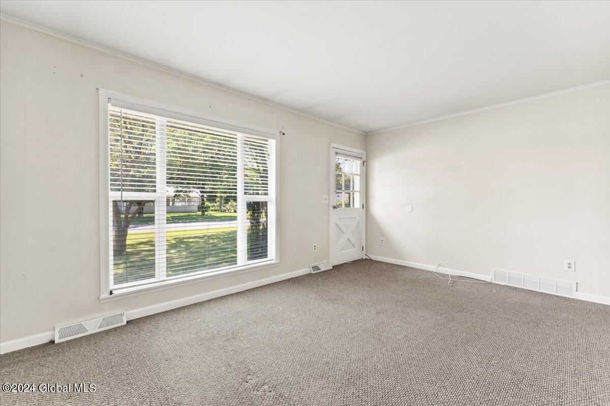 1 Midnight Drive Queensbury, NY 12804 - Photo 5 of 26 20-DOD06635