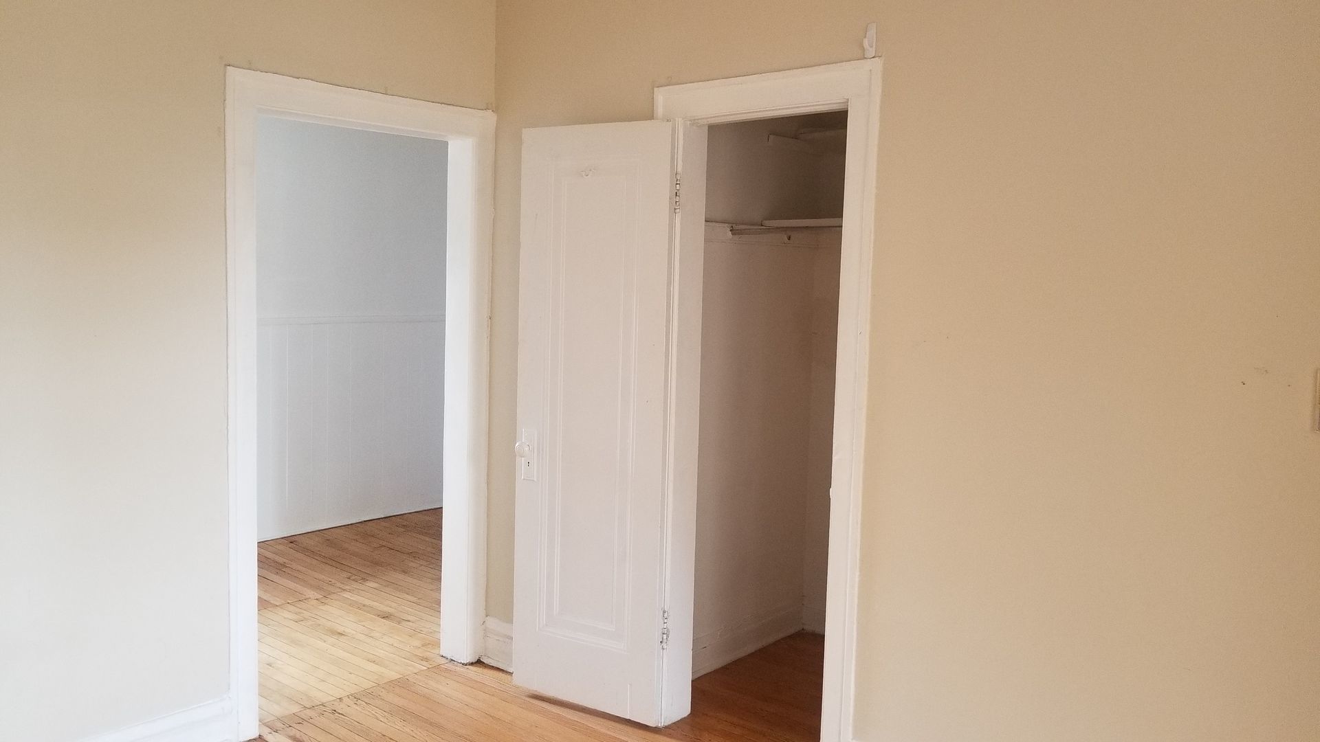 4409 North Kenneth Avenue, Unit 2B Chicago, IL 60630 - Photo 7 of 8 a view of entryway with wooden floor