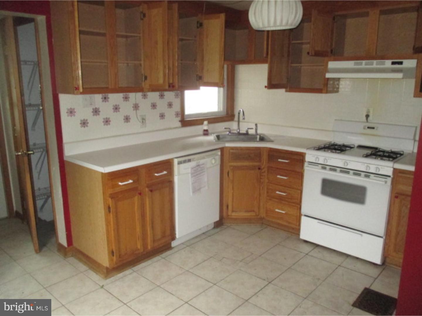 109 Cove Road Deptford, NJ 08051 - Photo 6 of 12 Gallery Image 6