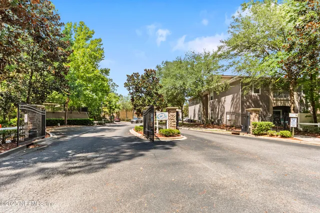 $164,900 | 6094 Maggies Circle, Unit 109, Jacksonville, FL 32244