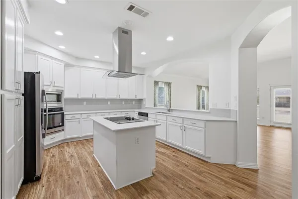 $550,000 | 8925 Crestview Drive, Denton, TX 76207