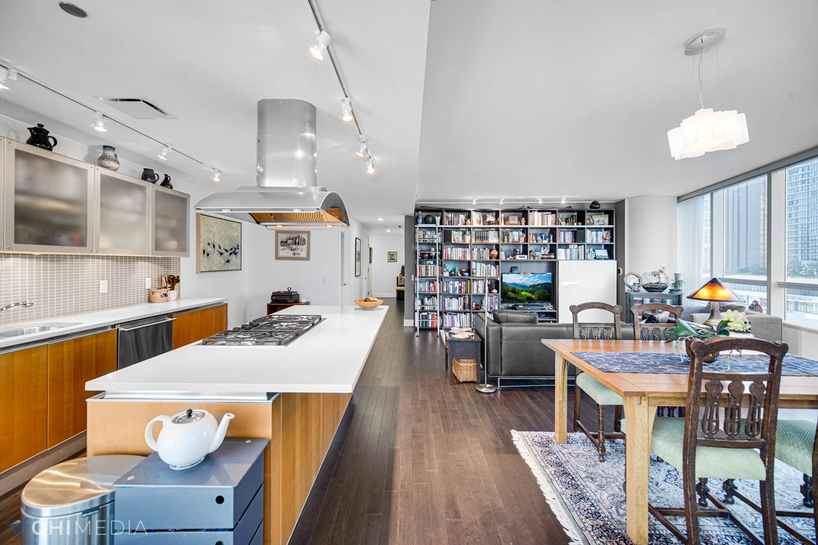 340 East Randolph Street, Unit 500 Chicago, IL 60601 - Photo 7 of 25