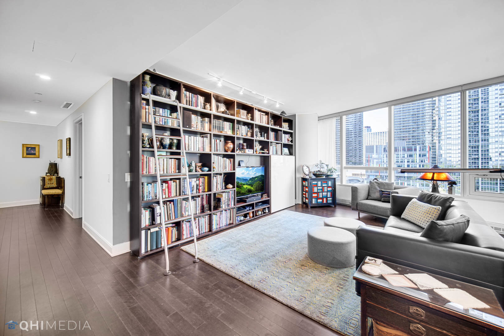 340 East Randolph Street, Unit 500 Chicago, IL 60601 - Photo 8 of 25
