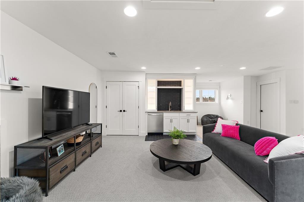 2040 Cherry Road Gibsonia, PA 15044 - Photo 37 of 50