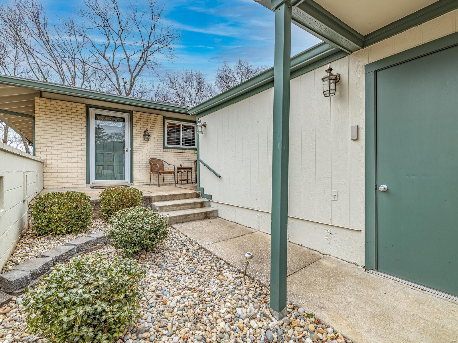 835 Knickerbacker Drive Manchester, MO 63021 - Photo 2 of 32