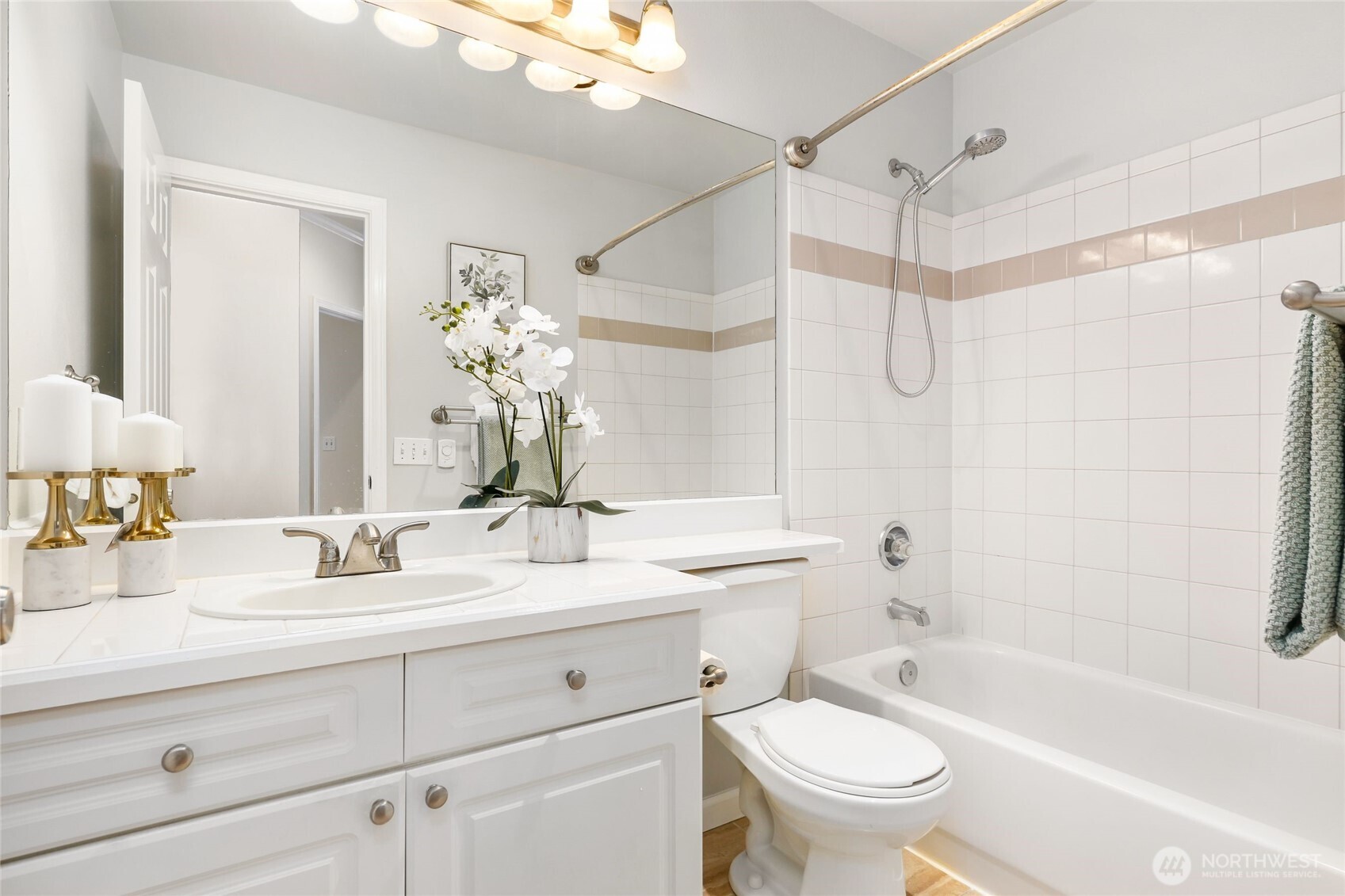 18606 Northeast 57th Street Redmond, WA 98052 - Photo 16 of 24