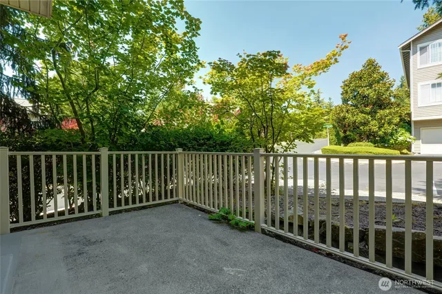 $660,000 | 18606 Northeast 57th Street, Redmond, WA 98052