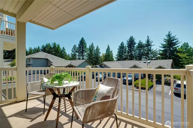 $660,000 | 18606 Northeast 57th Street, Redmond, WA 98052