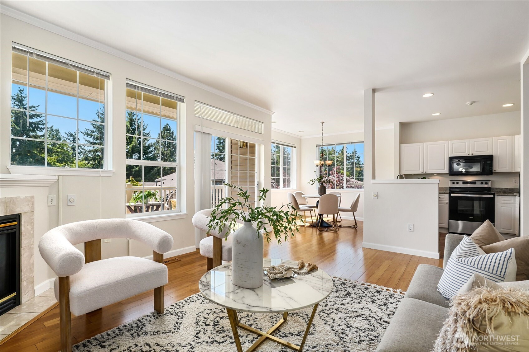 18606 Northeast 57th Street Redmond, WA 98052 - Photo 6 of 24