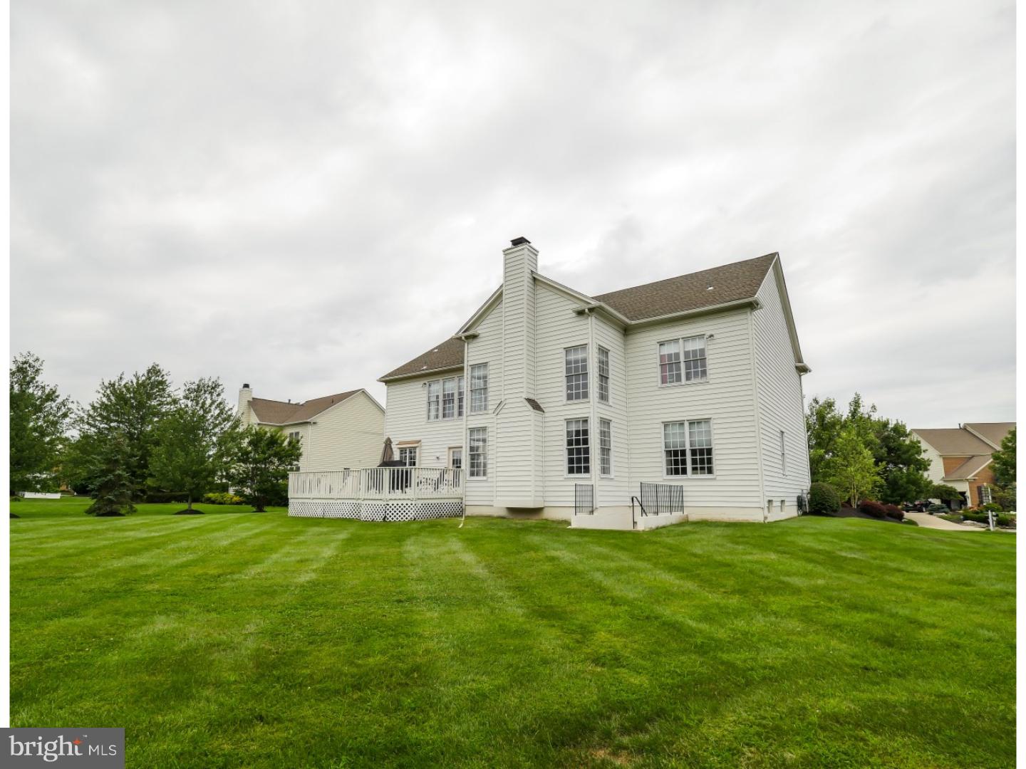 6 Manor Road Newtown, PA 18940 - Photo 20 of 25 Exterior Back