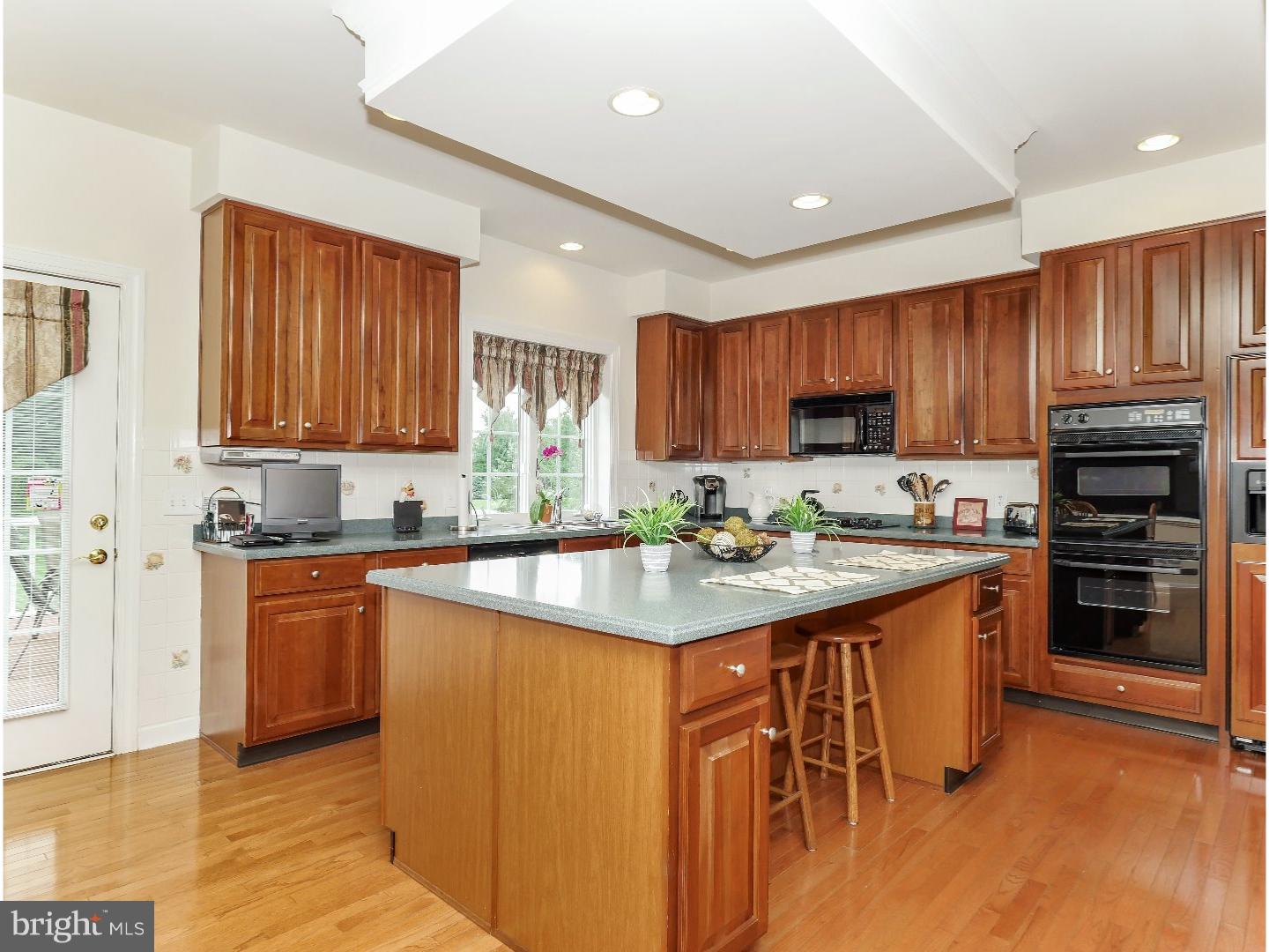 6 Manor Road Newtown, PA 18940 - Photo 3 of 25 Kitchen
