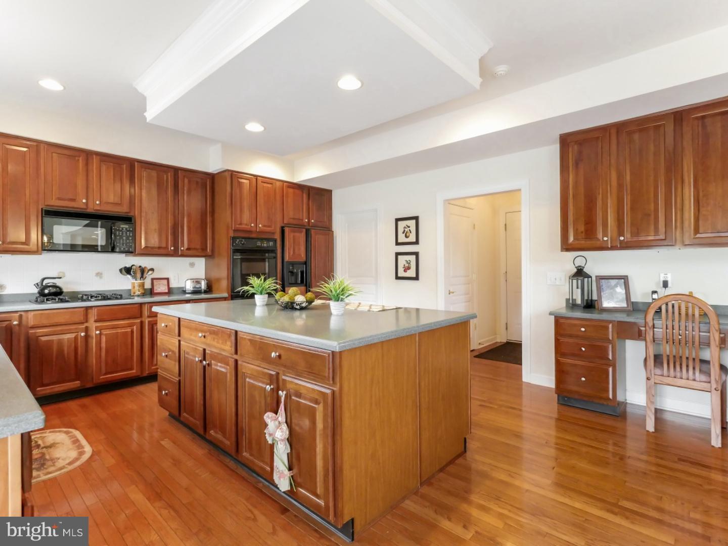 6 Manor Road Newtown, PA 18940 - Photo 4 of 25 Kitchen