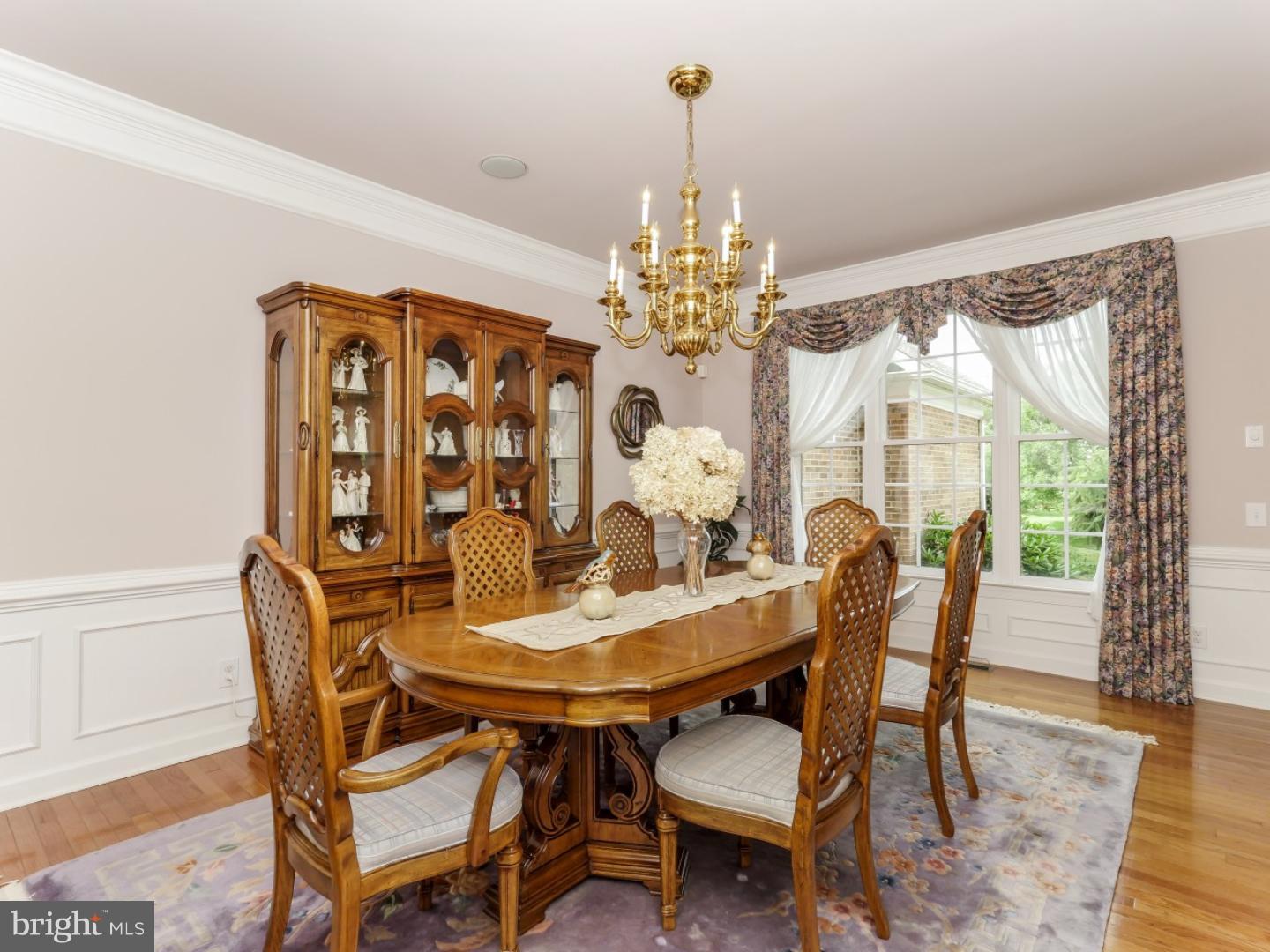6 Manor Road Newtown, PA 18940 - Photo 6 of 25 Dining Room