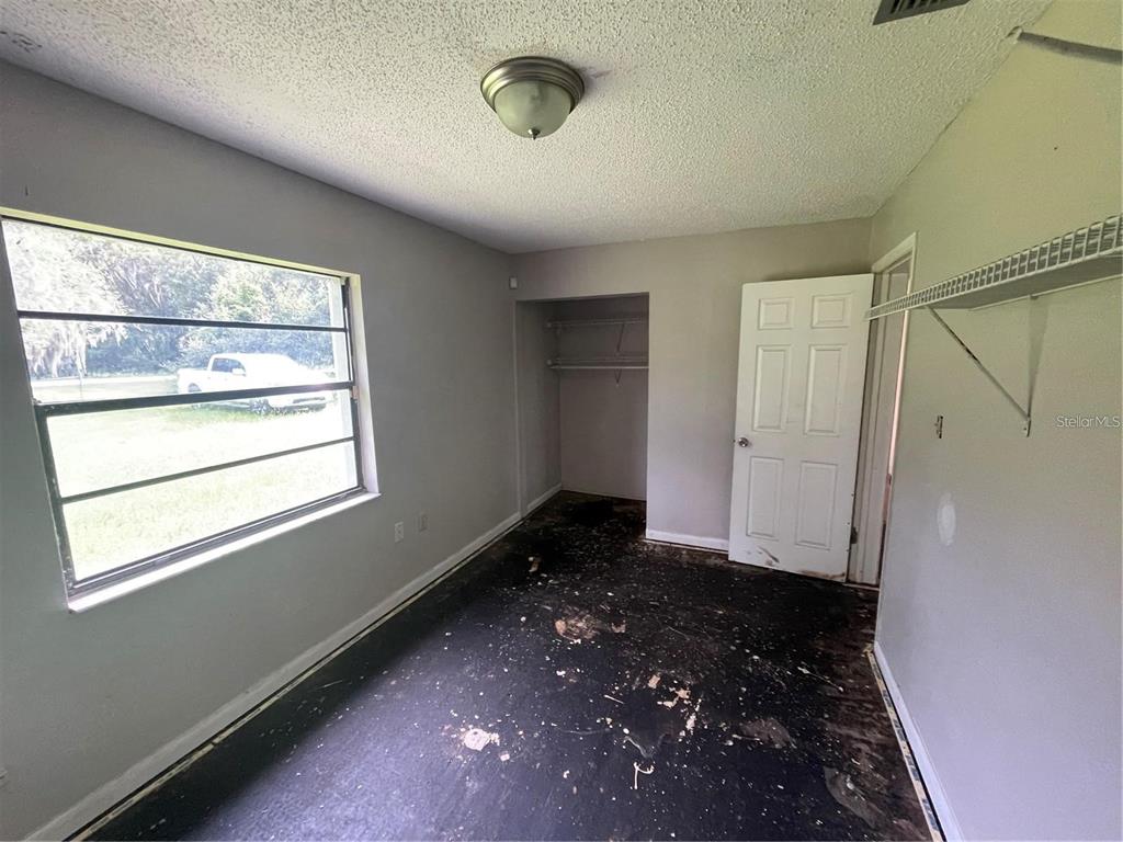 9707 Lithia Pinecrest Road Lithia, FL 33547 - Photo 8 of 18 Gallery Image 8