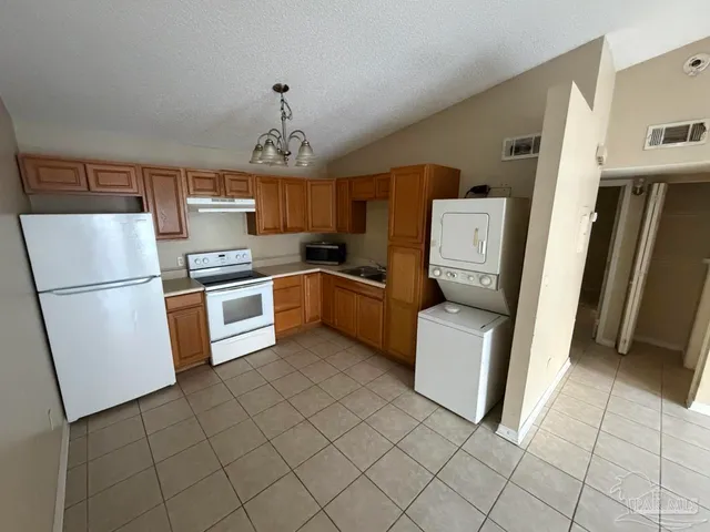 $1,000 | 6823 Tiki Lane, Unit 4, Pensacola, FL 32503