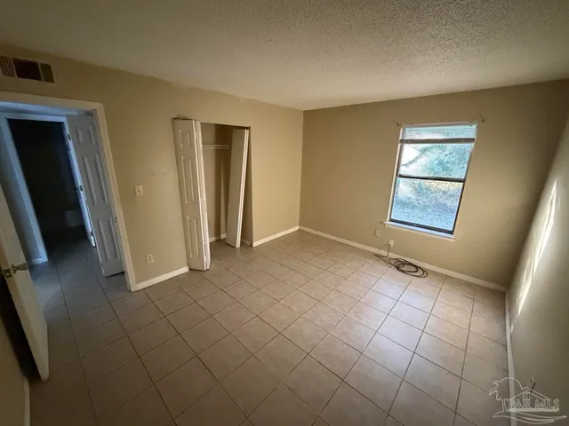 $1,000 | 6823 Tiki Lane, Unit 4, Pensacola, FL 32503