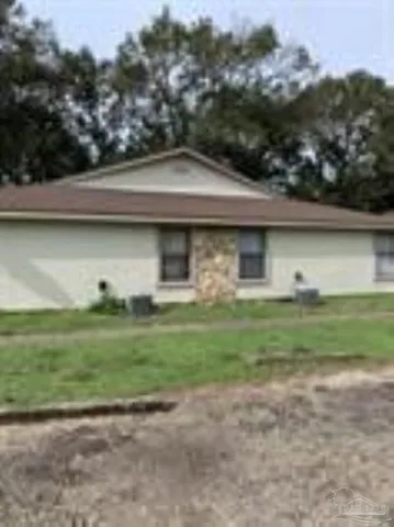 $1,000 | 6823 Tiki Lane, Unit 4, Pensacola, FL 32503