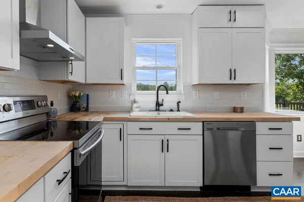 $1,150,000 | 23 Lookaway Hills Drive, Afton, VA 22920