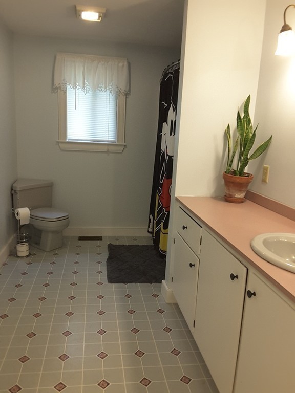 21 Allen Road Sturbridge, MA 01566 - Photo 14 of 27