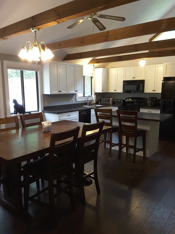 21 Allen Road Sturbridge, MA 01566 - Photo 4 of 27