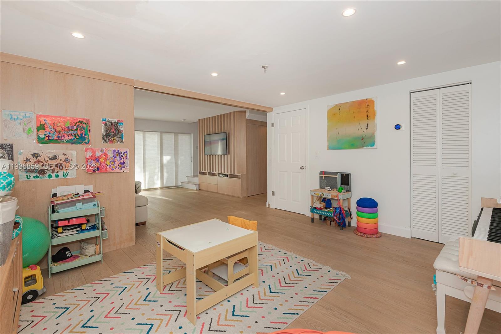 1005 8th Street, Unit 204 Miami Beach, FL 33139 - Photo 6 of 33 a living room with furniture