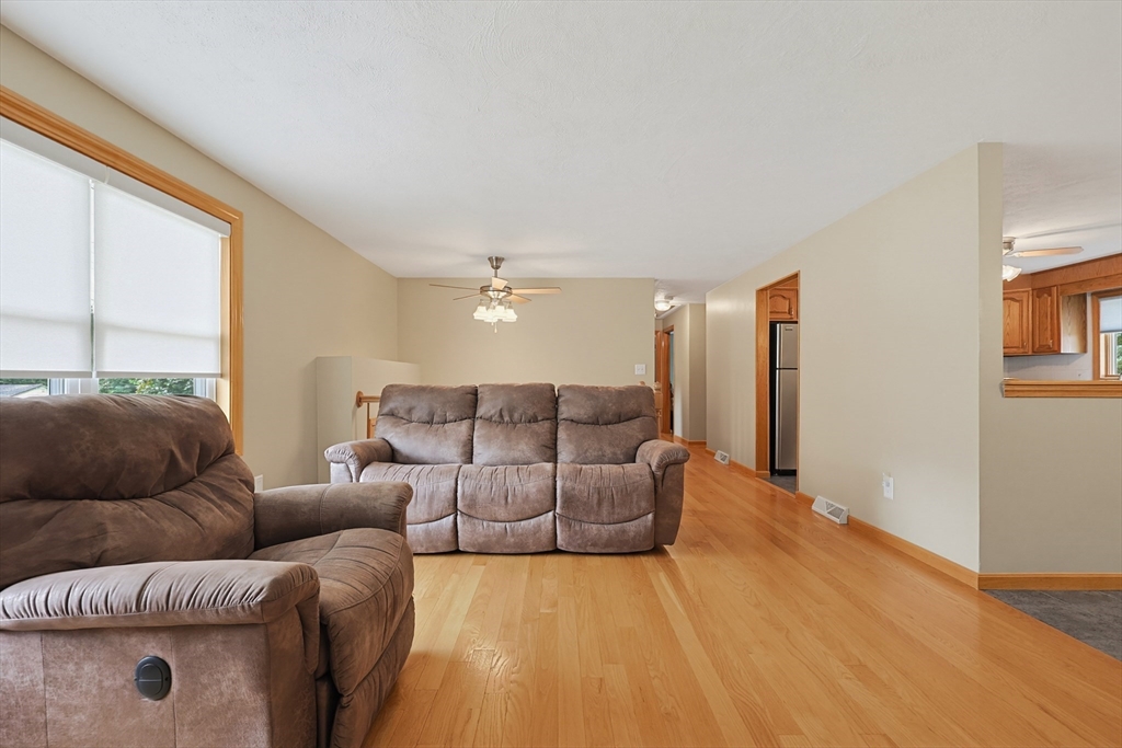 19 Bellflower Road Billerica, MA 01821 - Photo 15 of 42 Gallery Image 15