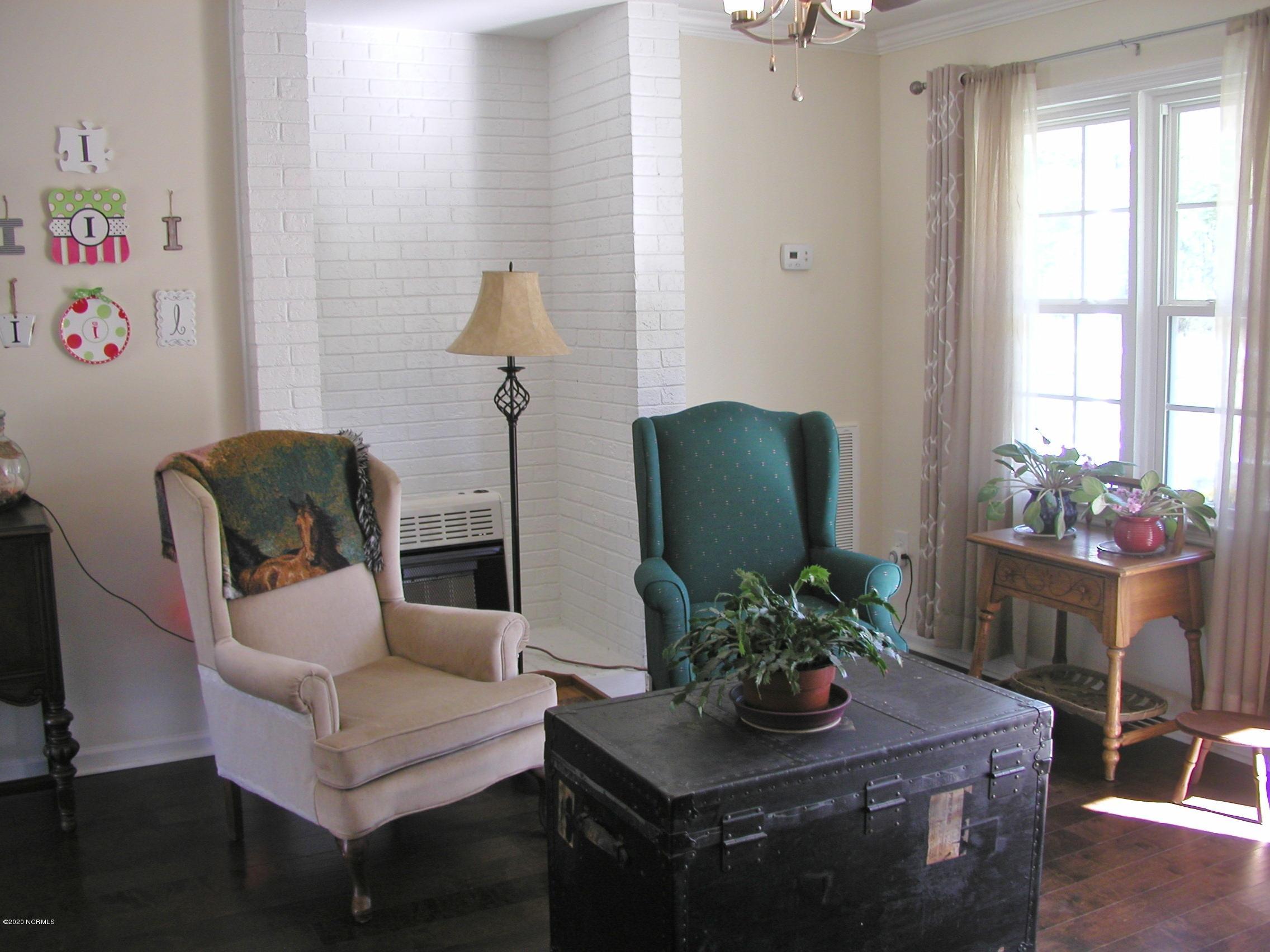 199 9 Mile Road Newport, NC 28570 - Photo 11 of 30 Living Room View 3