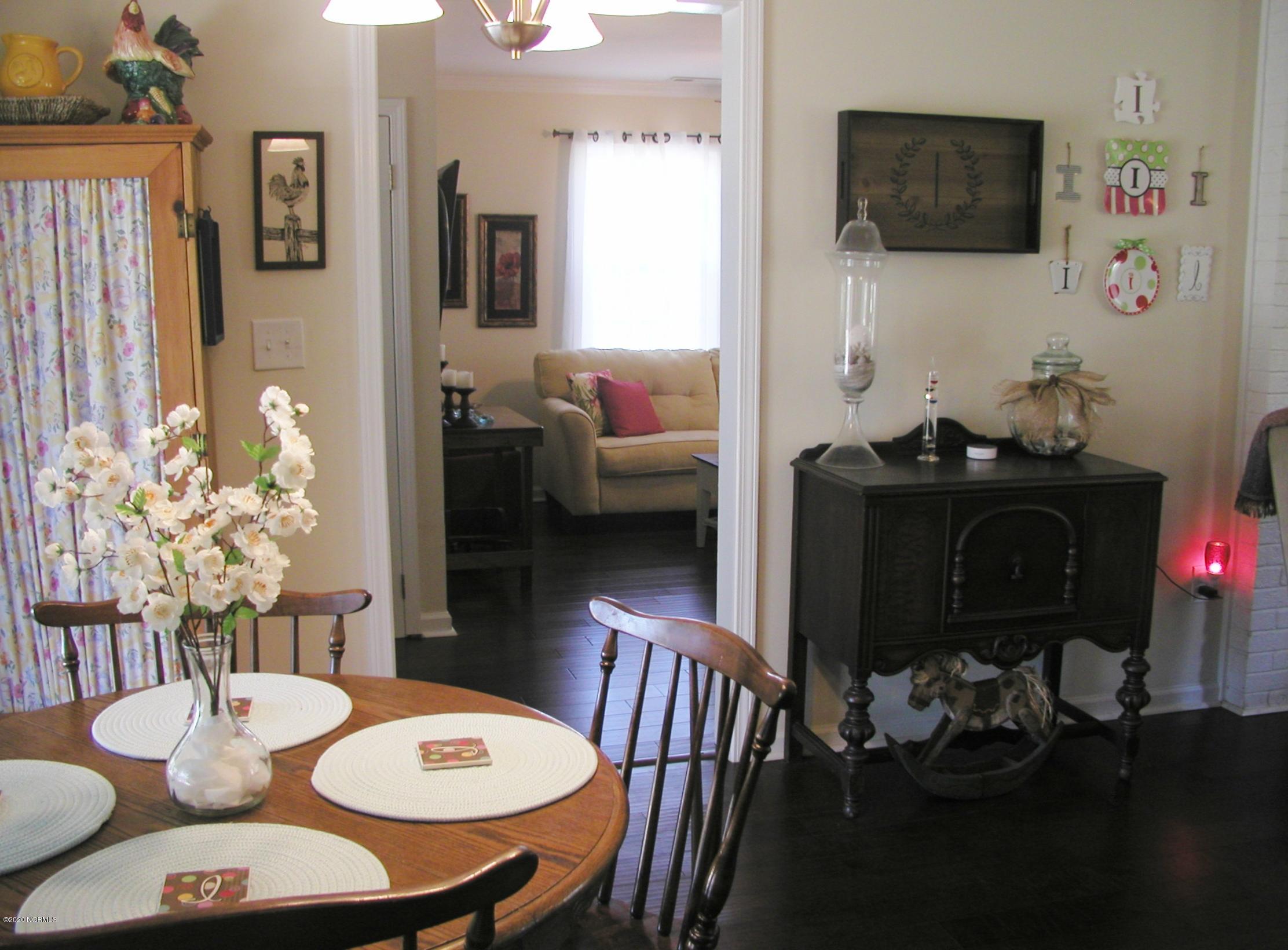 199 9 Mile Road Newport, NC 28570 - Photo 14 of 30 Dining Area