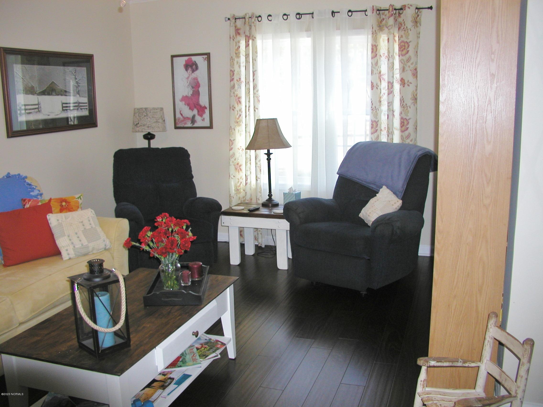 199 9 Mile Road Newport, NC 28570 - Photo 18 of 30 Family Room/Den