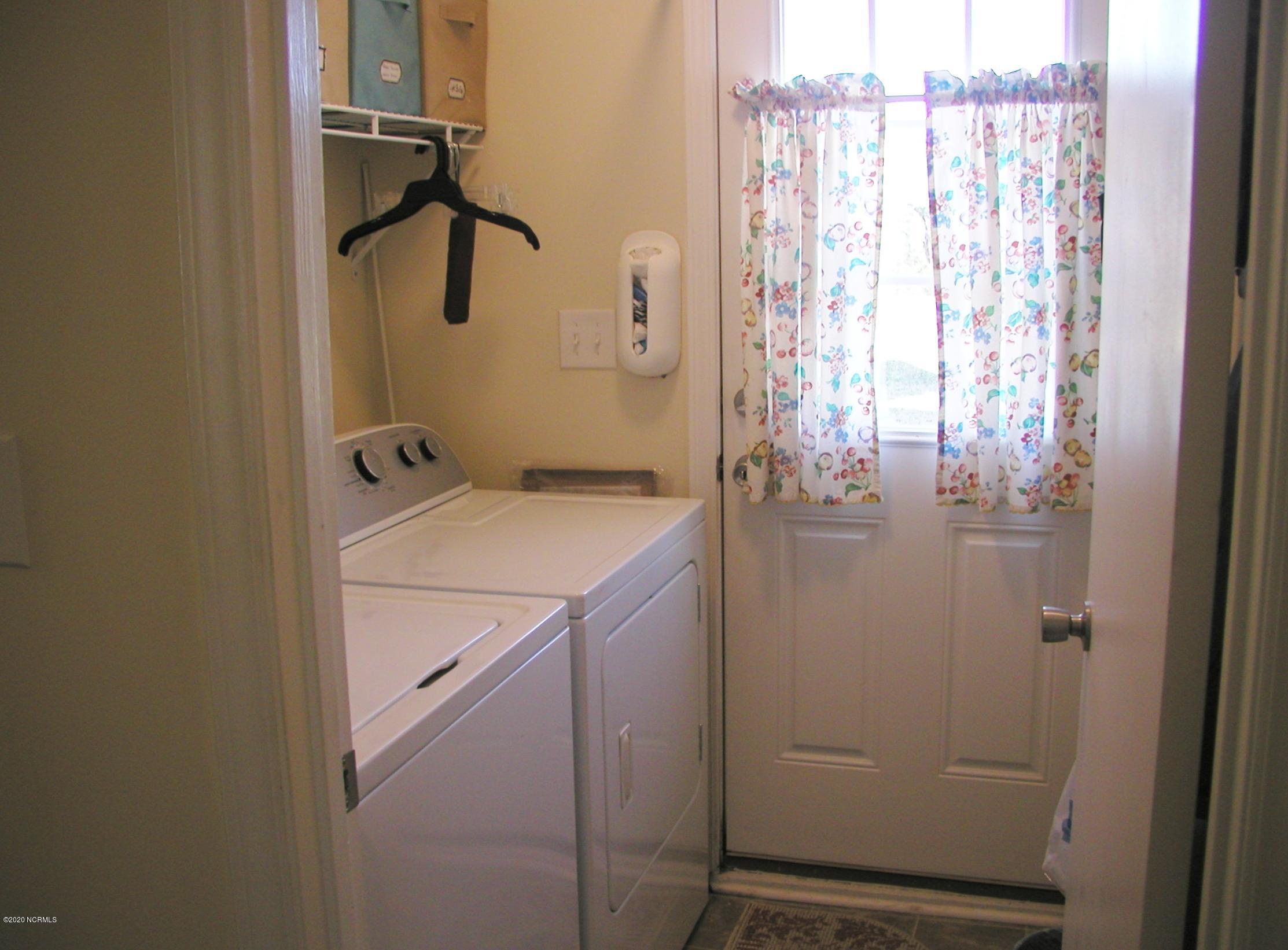 199 9 Mile Road Newport, NC 28570 - Photo 22 of 30 Laundry Room