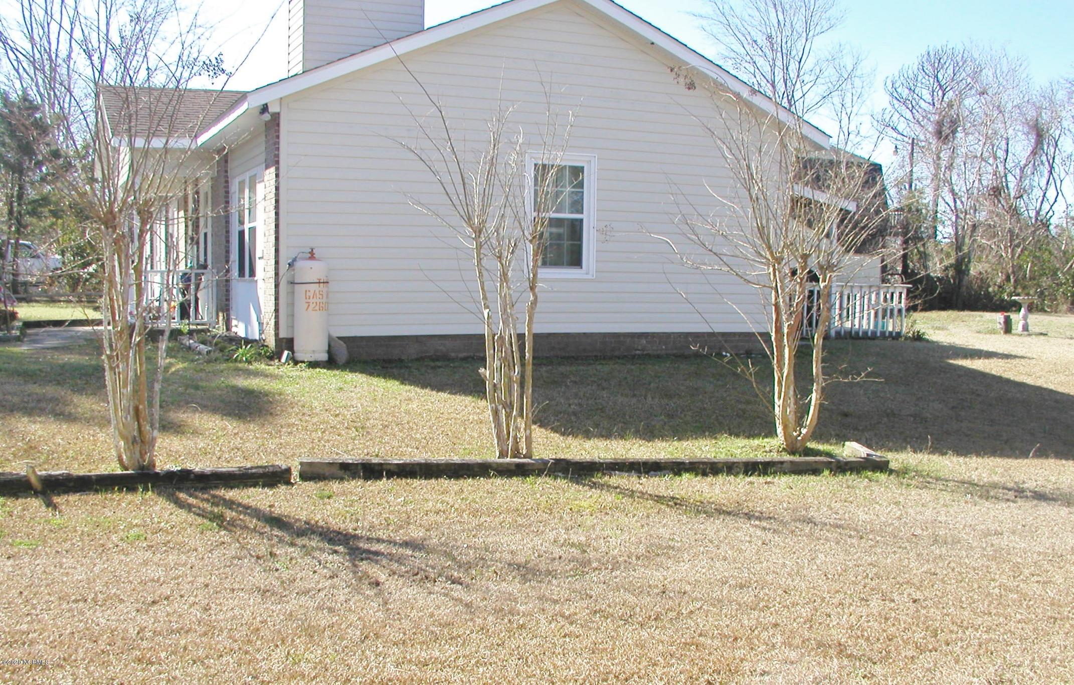 199 9 Mile Road Newport, NC 28570 - Photo 3 of 30 Side View