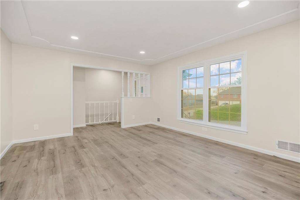 7828 Westridge Road Raytown, MO 64138 - Photo 6 of 29