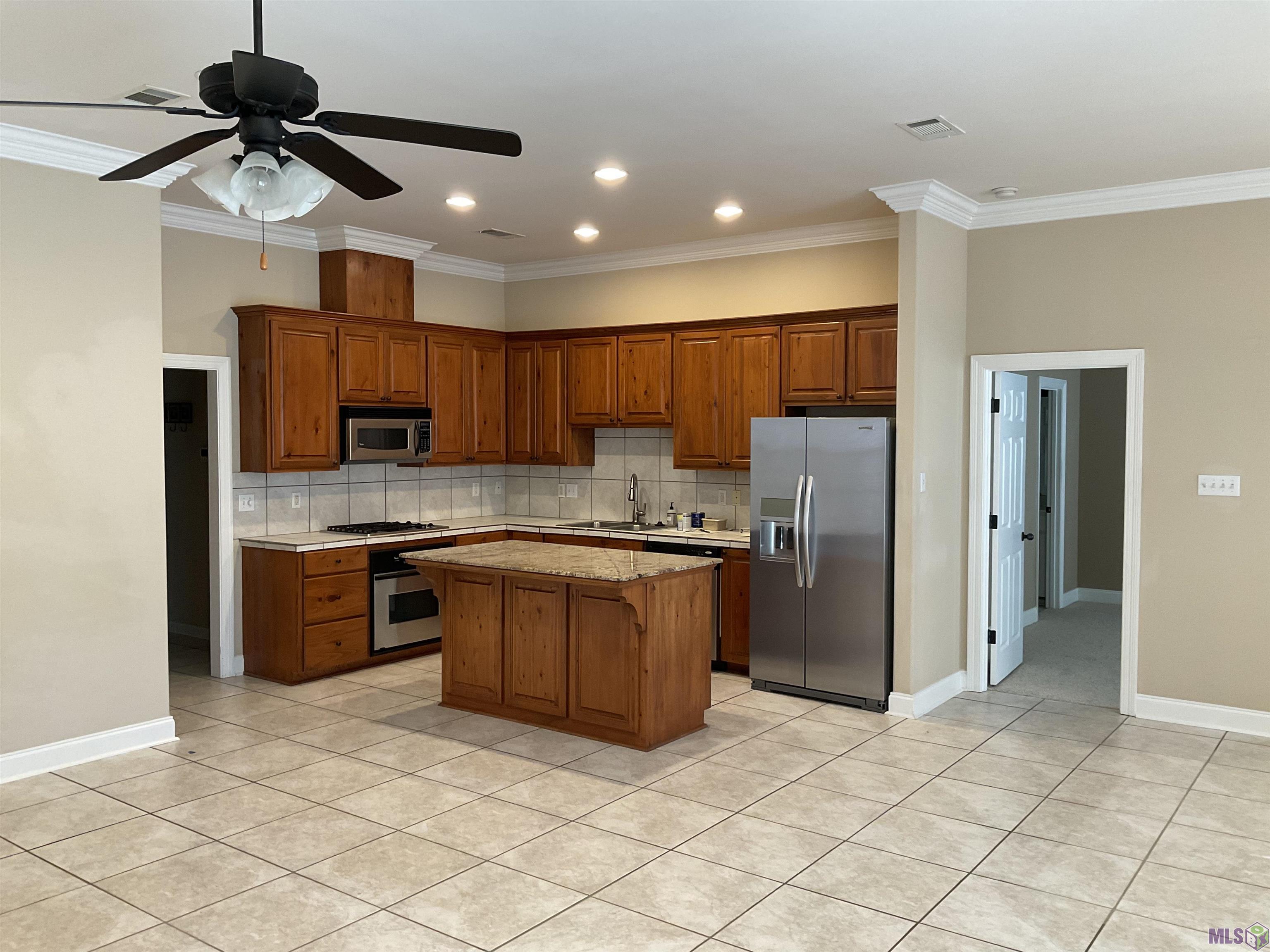 5617 Hidden Ridge Lane Baton Rouge, LA 70816 - Photo 3 of 13