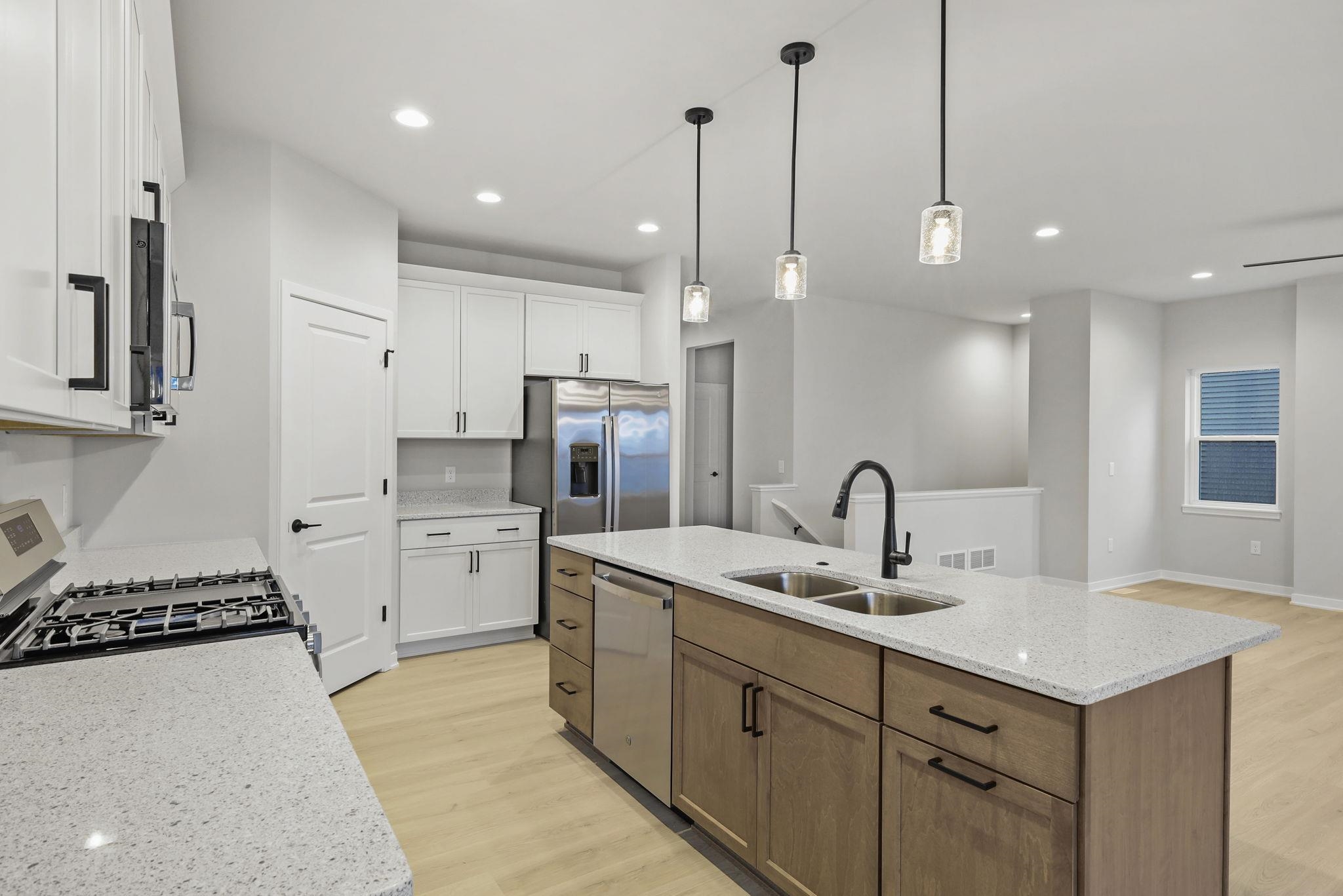 9 Hawks View Edgerton, WI 53534 - Photo 12 of 33