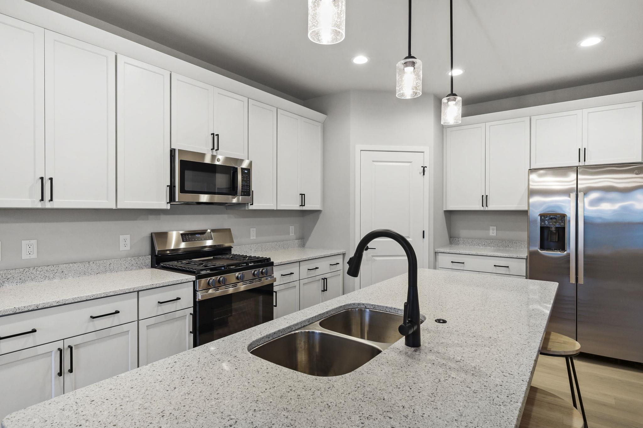 9 Hawks View Edgerton, WI 53534 - Photo 14 of 33