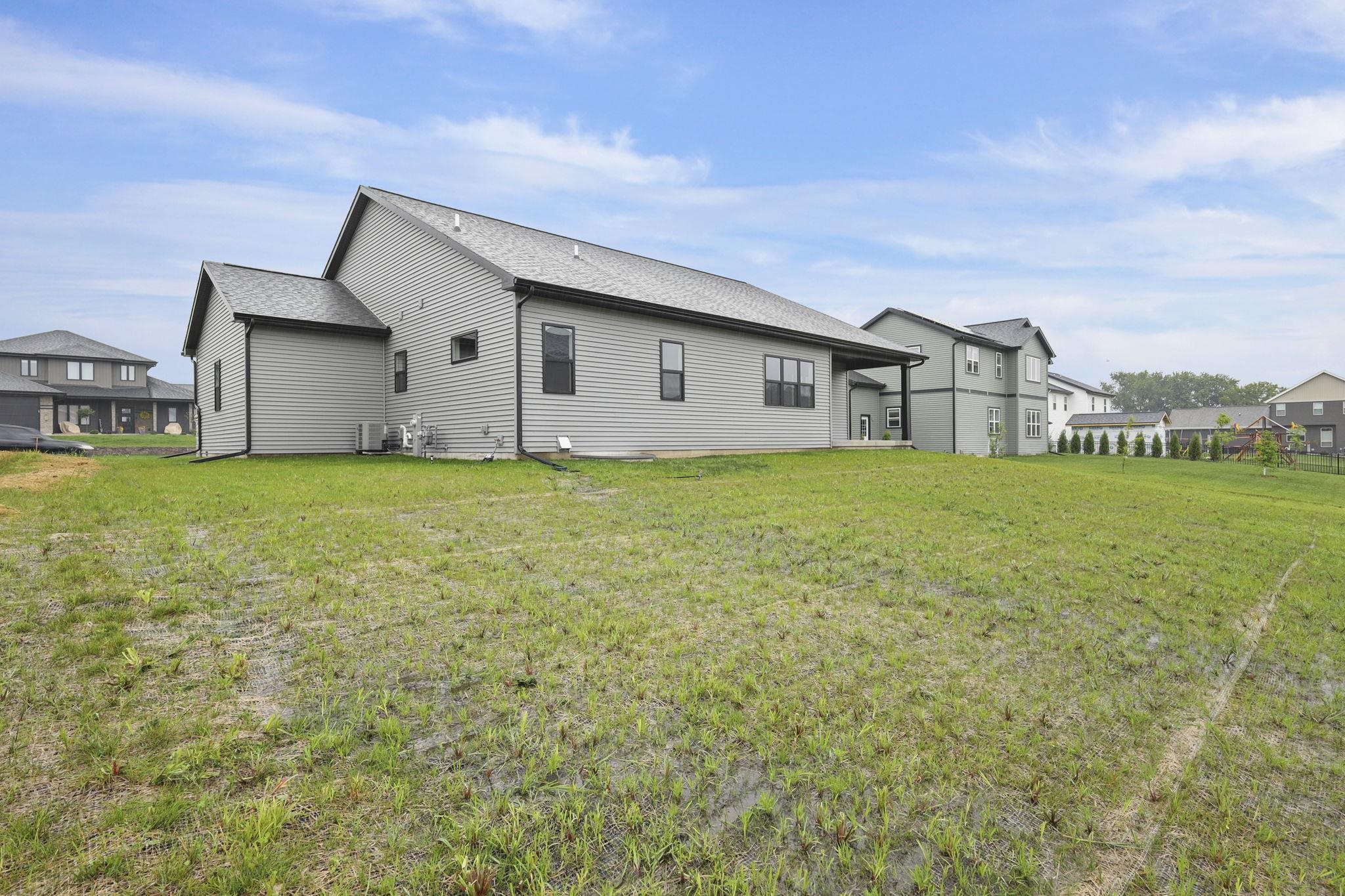 9 Hawks View Edgerton, WI 53534 - Photo 4 of 33