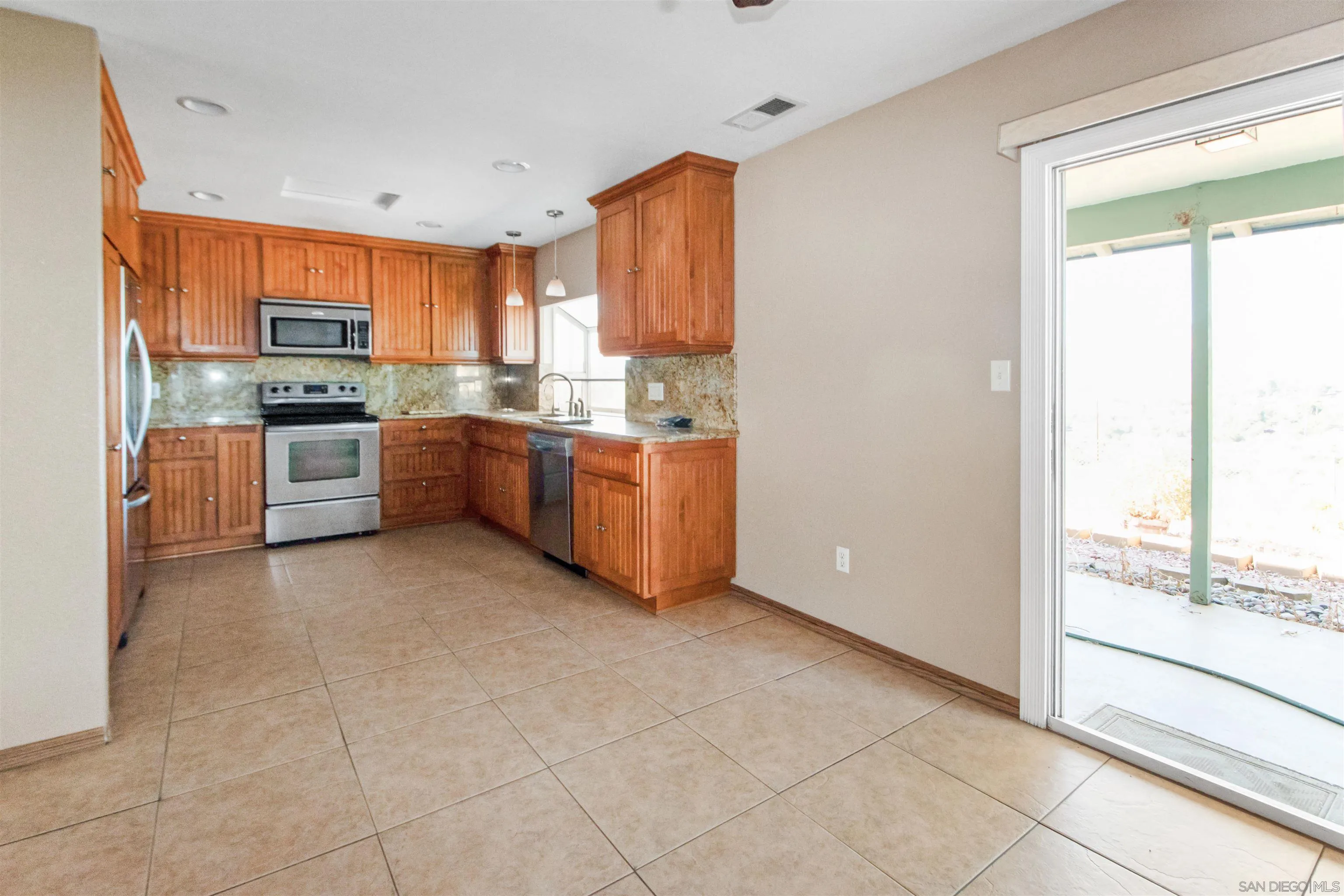 914 South Grade Road Alpine, CA 91901 - Photo 5 of 16