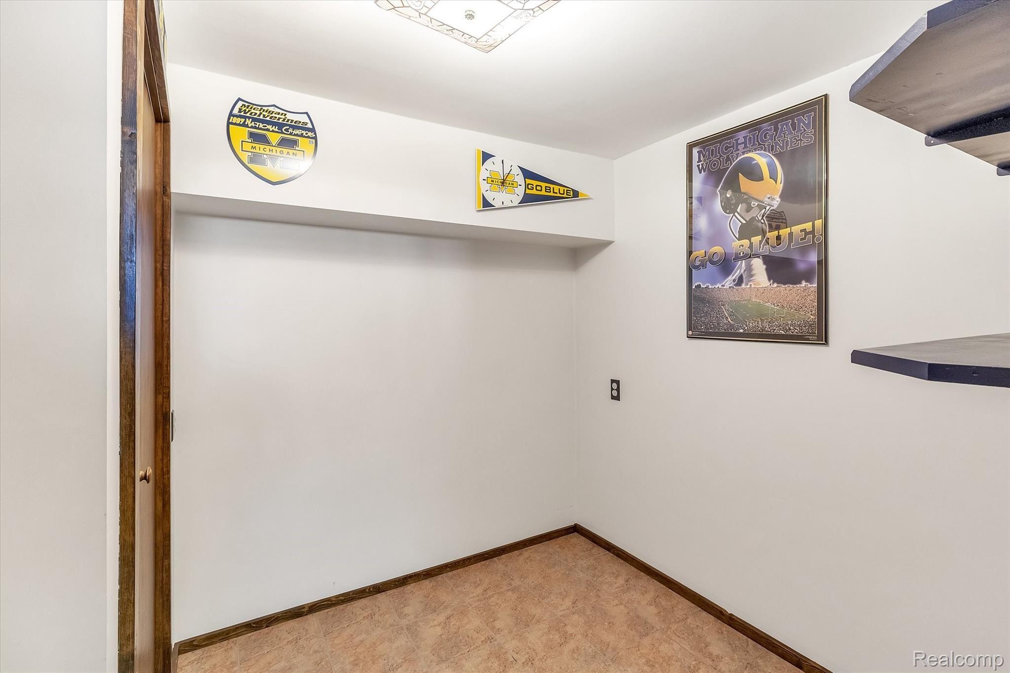 13504 Maple Road Birch Run, MI 48415 - Photo 27 of 34 39-13504-Maple-Road-WindowStill-Real-Estate-Photography-39.jpg