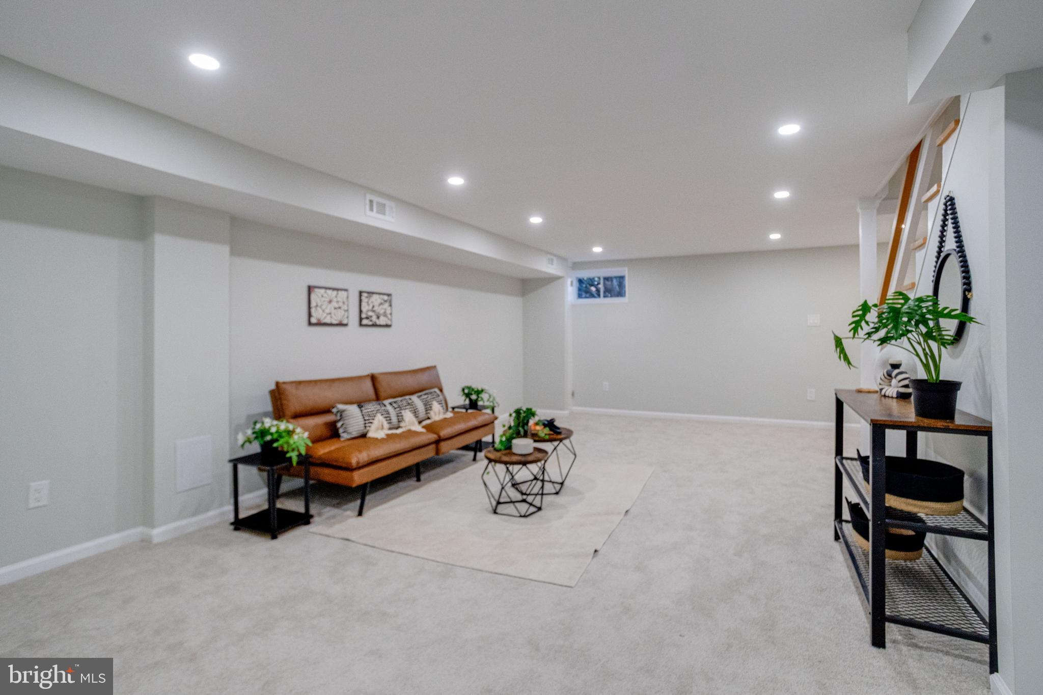 4806 Greencrest Road Baltimore, MD 21206 - Photo 38 of 57
