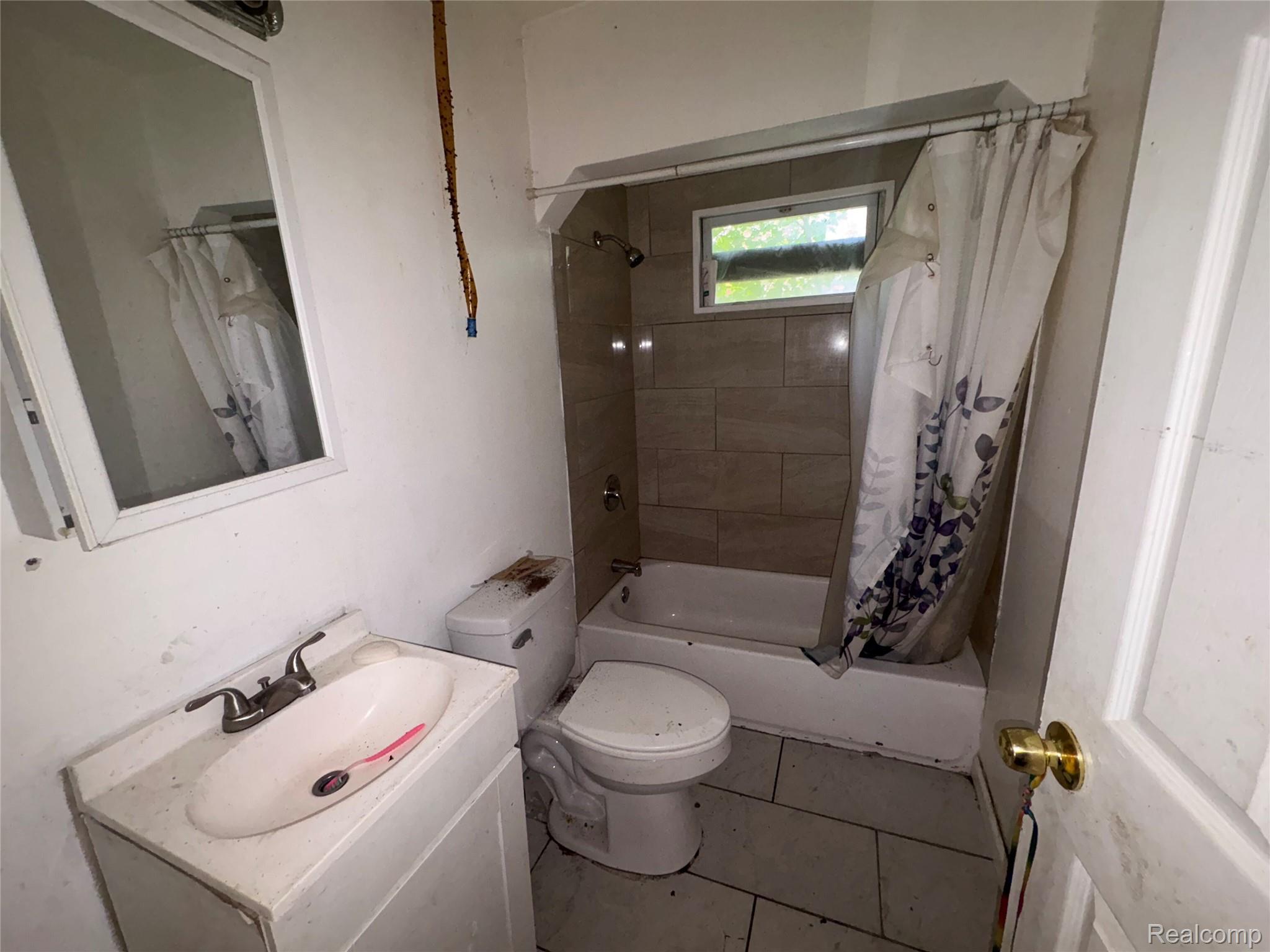 17655 Sunderland Road Detroit, MI 48219 - Photo 10 of 23 Additional content