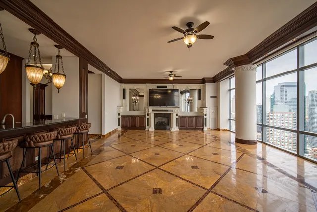 a view of a livingroom with furniture