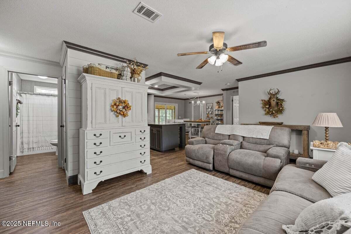 844 West River Road Palatka, FL 32177 - Photo 7 of 38 Living Room