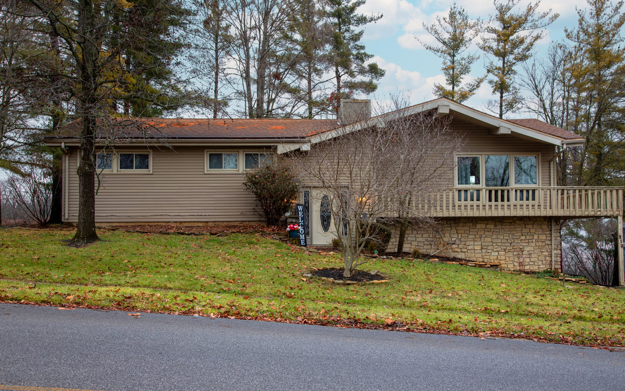 910 Ranch Road Connersville, IN 47331 - Photo 1 of 39