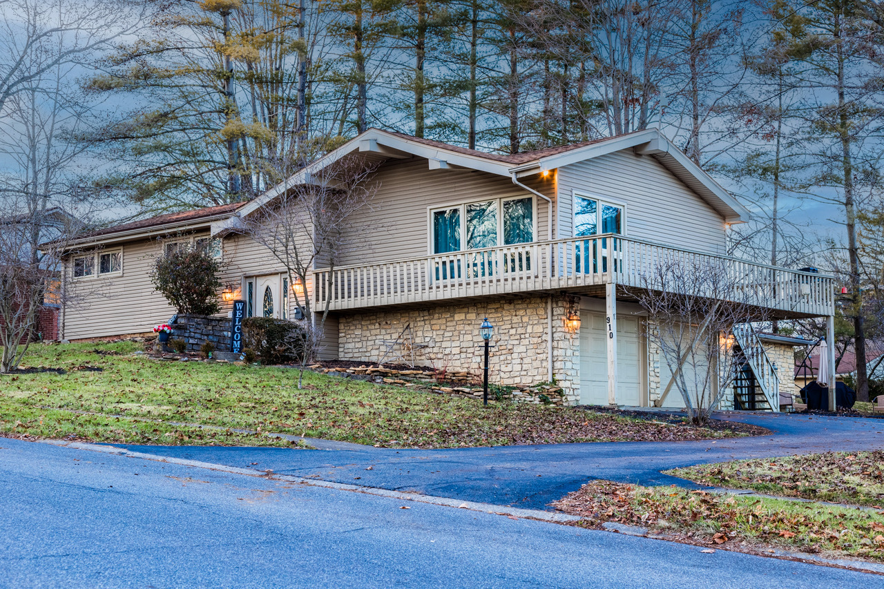 910 Ranch Road Connersville, IN 47331 - Photo 3 of 39