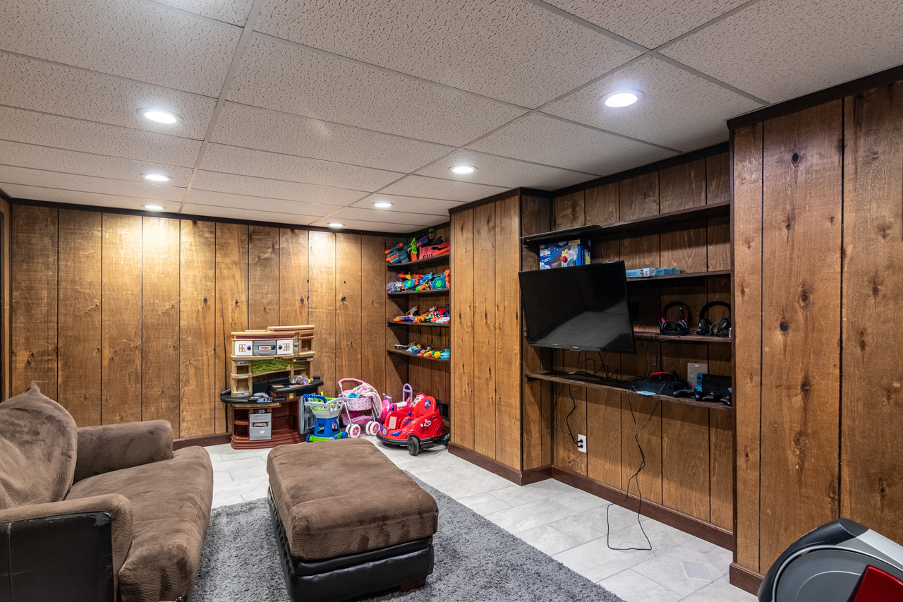 910 Ranch Road Connersville, IN 47331 - Photo 33 of 39