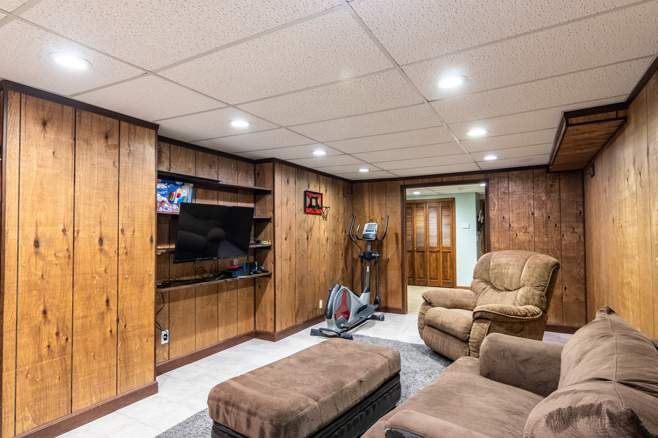 910 Ranch Road Connersville, IN 47331 - Photo 34 of 39