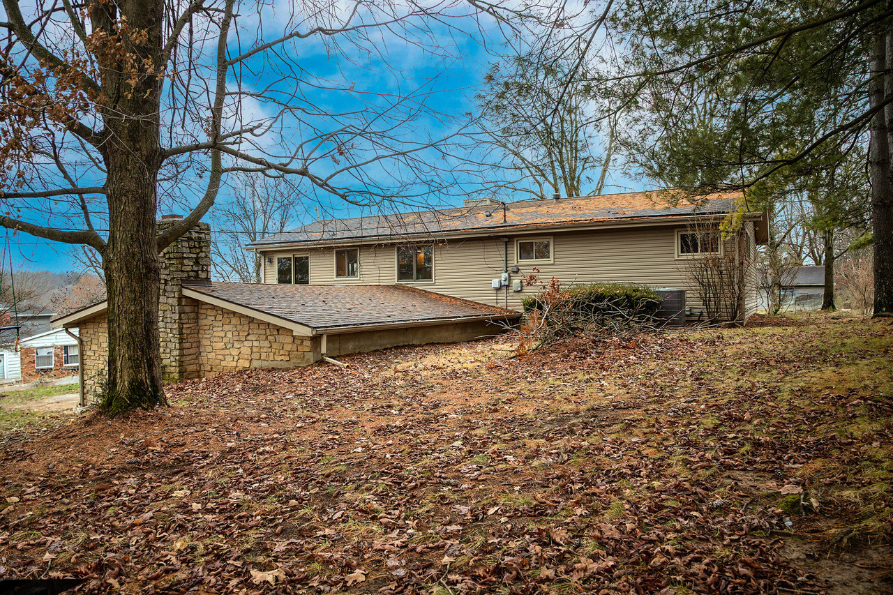 910 Ranch Road Connersville, IN 47331 - Photo 4 of 39