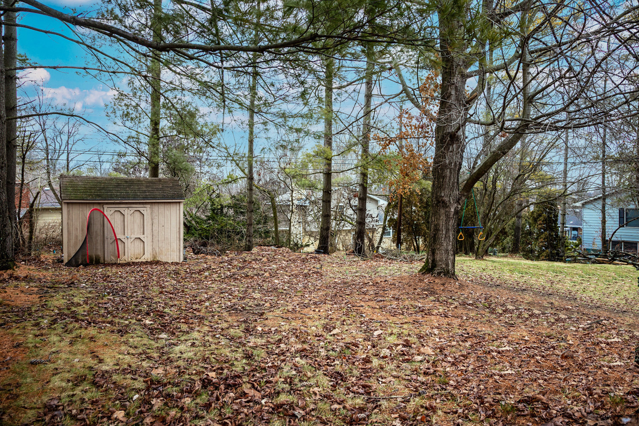 910 Ranch Road Connersville, IN 47331 - Photo 7 of 39