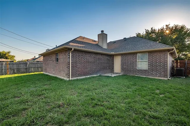 $1,750 | 3205 Carverly Avenue, Fort Worth, TX 76119