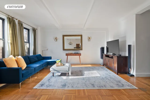 $1,795,000 | 18 West 70th Street, Unit 8C | Upper West Side
